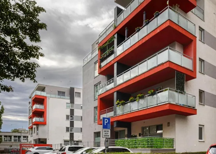 Jazzy Garden Apartment *